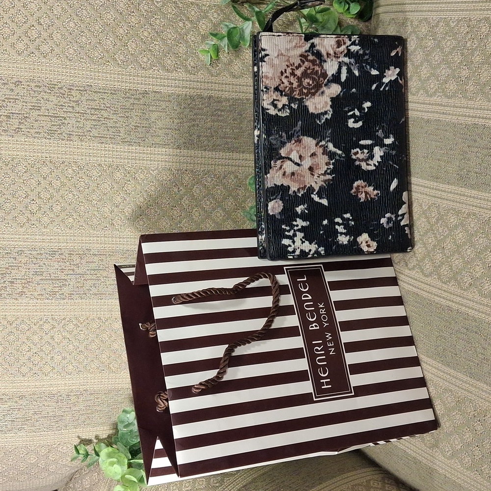 Henri Bendel W 57th Floral Clutch Or Cosmetic Pouch